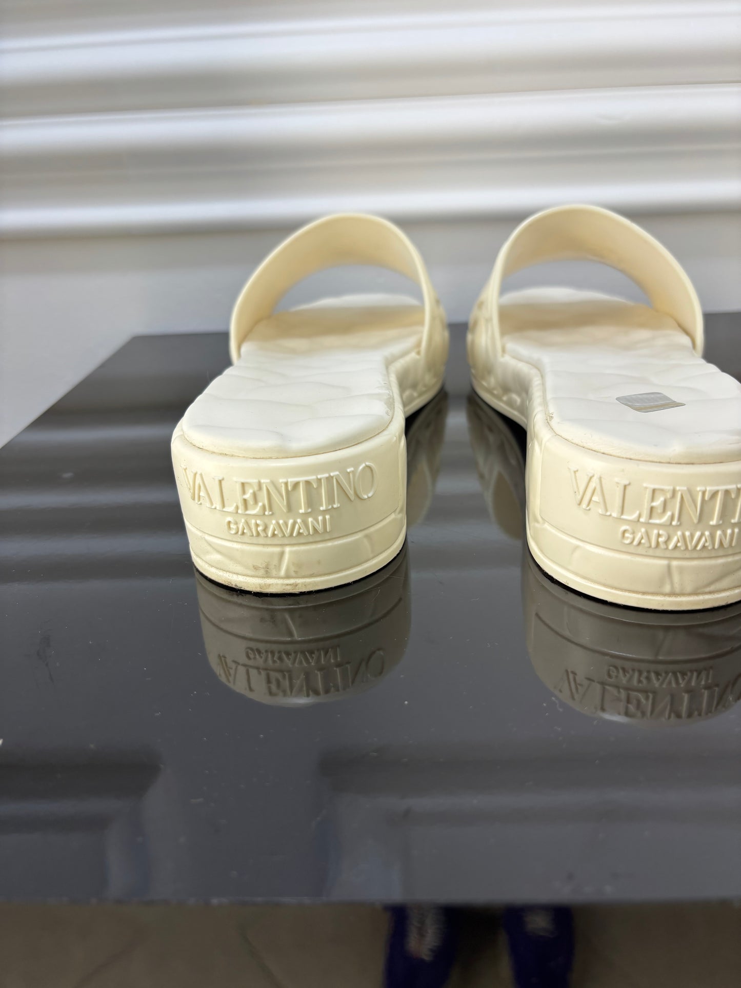 Papuci Valentino