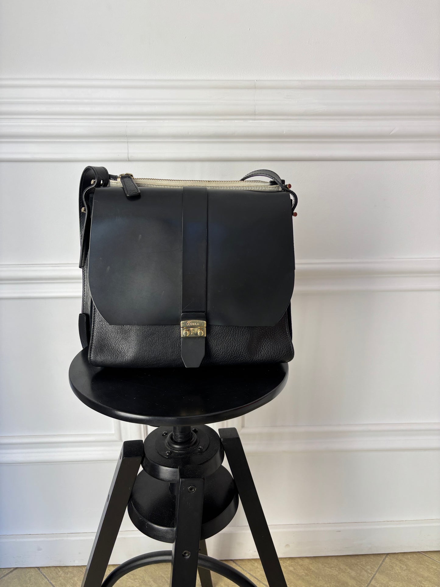 Geanta Furla