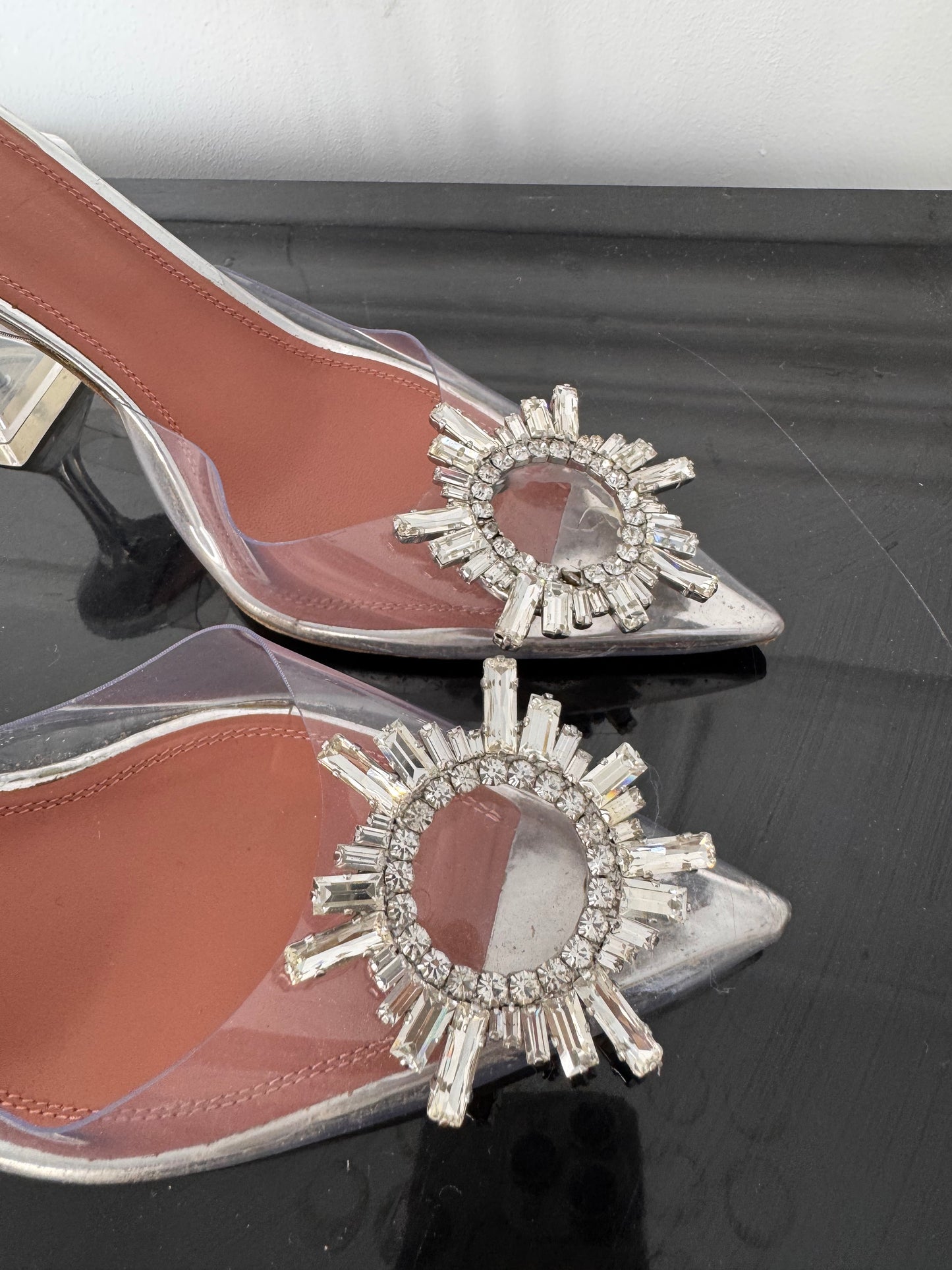 Pantofi Amina Muaddi