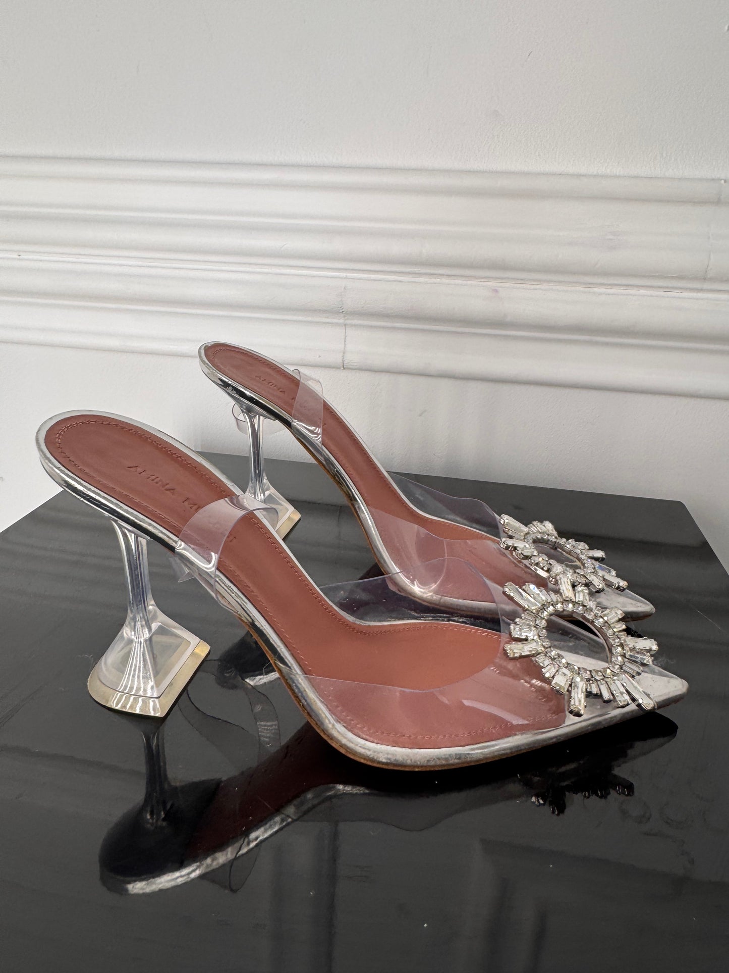 Pantofi Amina Muaddi
