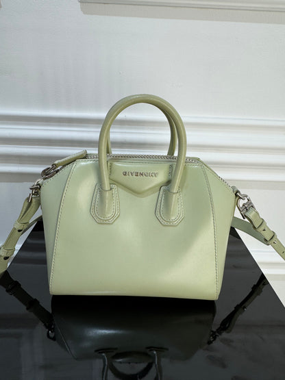 Geanta Givenchy